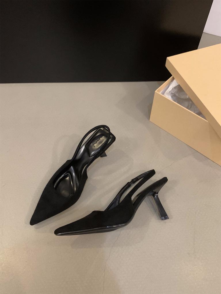 Черный темперамент знаменитости сумка голова сандалии фея обувь 2024 новая весна и лето французский острый каблук одинарные туфли