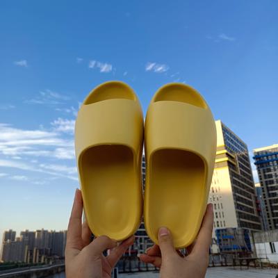 Новые мужские тапочки, модные нескользящие сандалии и тапочки из ЭВА для дома и улицы на толстой подошве