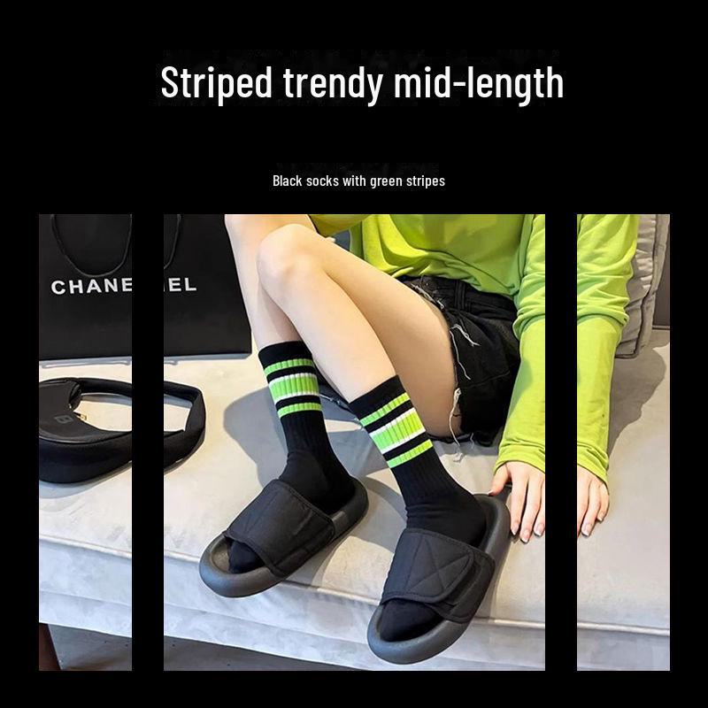 Женские носки средней длины в полоску — модный корейский стиль для весны и осени, идеально подходит для занятий спортом и повседневной носки.