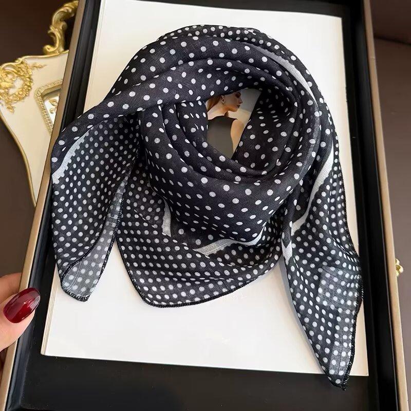 Small square scarf, new Korean version, small fresh polka dots, simple temperament, literary style, atmosphere, headscarf, decorative scarf, silk scar