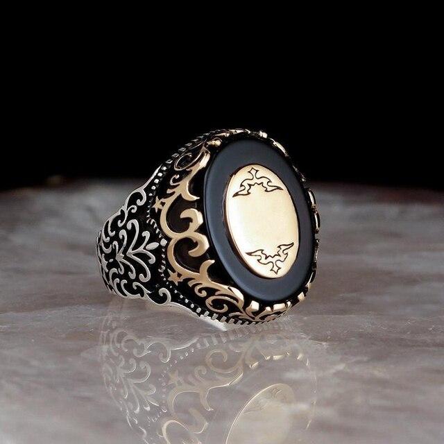 Classic Gold Color Metal Men's Ring with Inlaid Black Stone, Punk Style, Suitable for Engagement, Wedding, Luxury Jewelry
