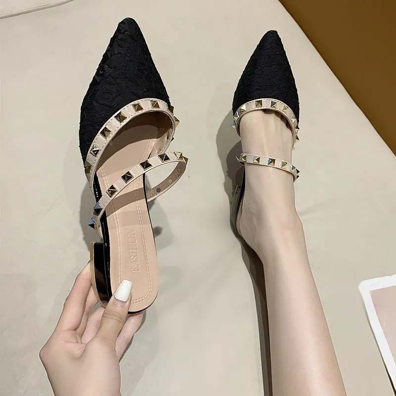 Женские босоножки на массивном каблуке с острыми заклепками, полутапочки Baotou, женские пикантные сандалии из мягкой кожи, тапочки с острым носком на низком каблуке