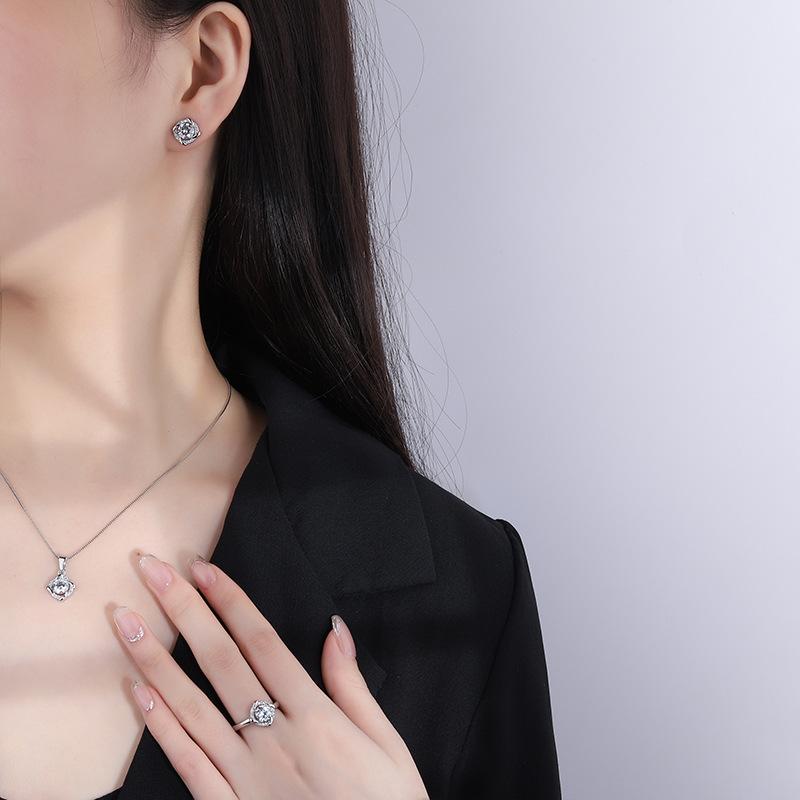 Source Jewelry Комплект из трех предметов: серьги-подвески из серебра 925 пробы с имитацией белых бриллиантов и зеленых бриллиантов