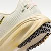 Nike Vomero 18 Comfortable Running Shoes Women's Beige