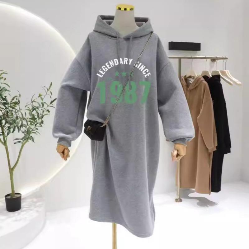 Женское худи с капюшоном большого размера свободное толстое теплое платье средней длины