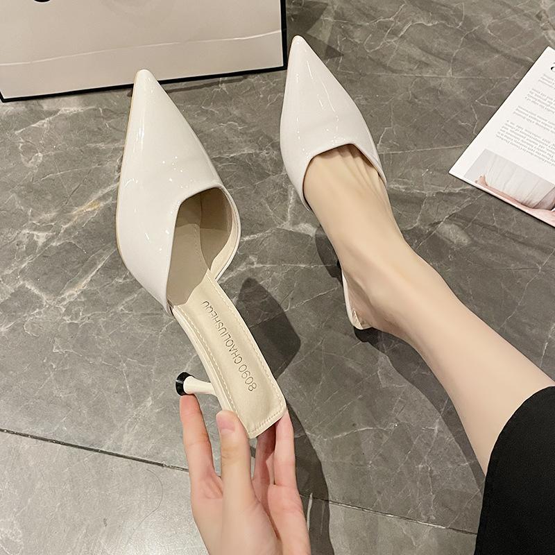 2025 остроносые трендовые сандалии сексуальные ленивые тапочки весенние новые модные тапочки с сумкой на голове полутапочки туфли на шпильках