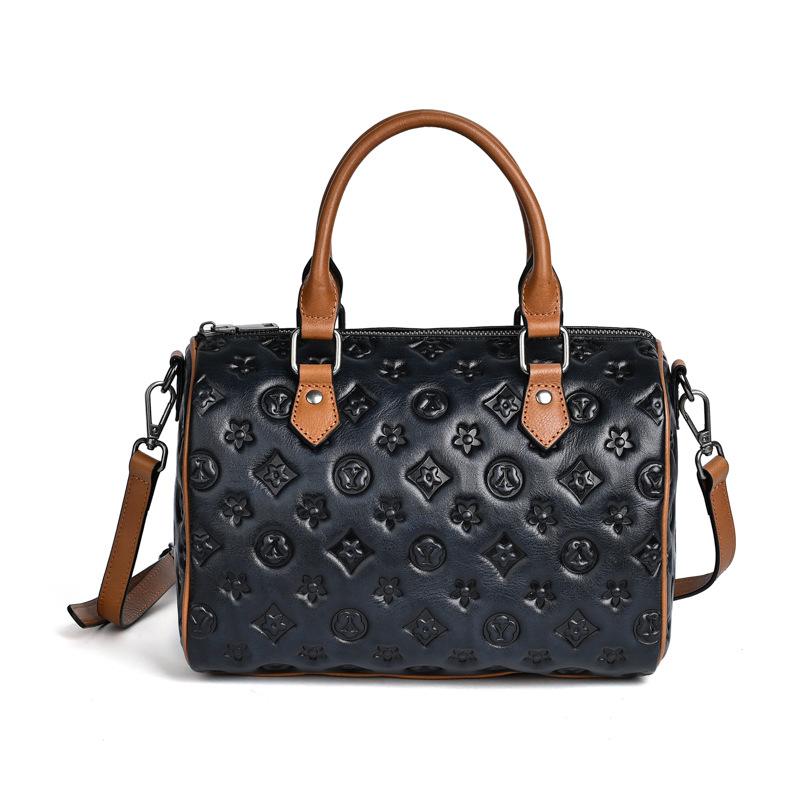 Tote Large Capacity Embossed Shoulder Straddle Vintage Tote Bag