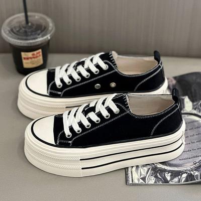 Популярные европейские парусиновые туфли на платформе женские 2025 новая весна с увеличением роста спортивные и повседневные универсальные кеды маленькие белые туфли