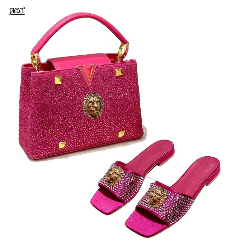Модные женские шлепанцы высокого класса с бриллиантами, розово-красные, с открытым носком и задником, крутые шлепанцы с львиной головой, шлепанцы со стразами, набор с цепочкой-сумкой B9