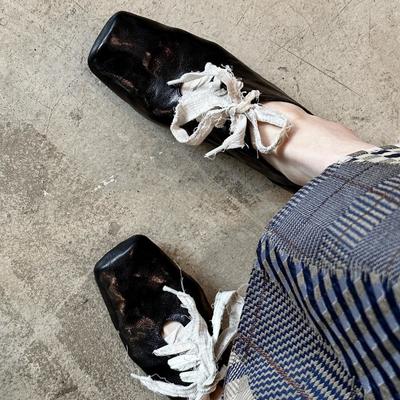 Мода 2024 Лето Новые Ретро Ручной Работы Натуральная Кожа Одинарная Обувь Мягкая Подошва Обувь с Широким Носком Плоская Подошва Повседневная На Шнуровке Женская Обувь