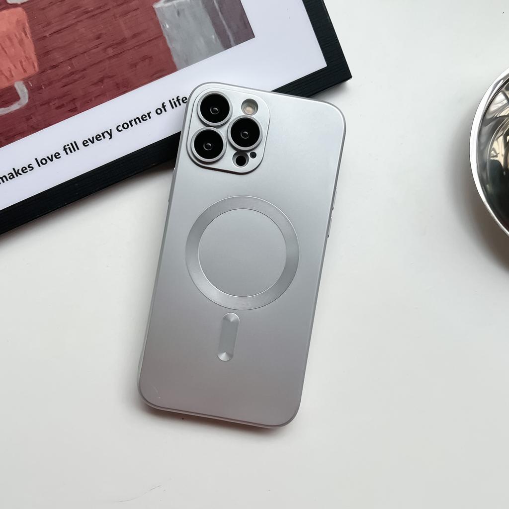 Жидкая магнитная металлическая краска подходит для чехлов телефона iPhone 16 Pro Max, защитных пленок для объектива и придания iPhone 14 премиального вида.