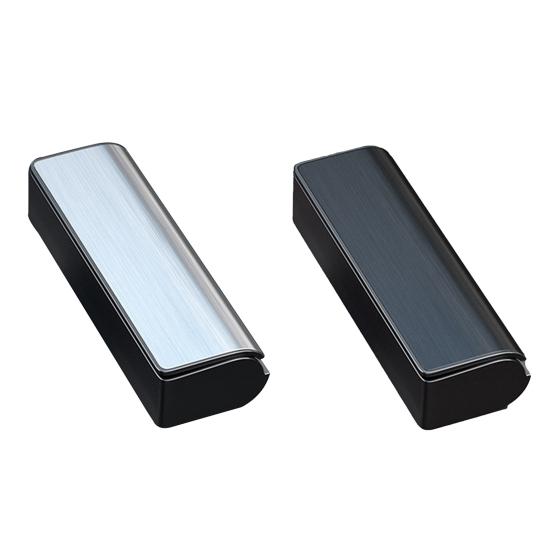 Полезная карта с номером телефона. Термостойкая, долговечная. Поддерживает контакт.