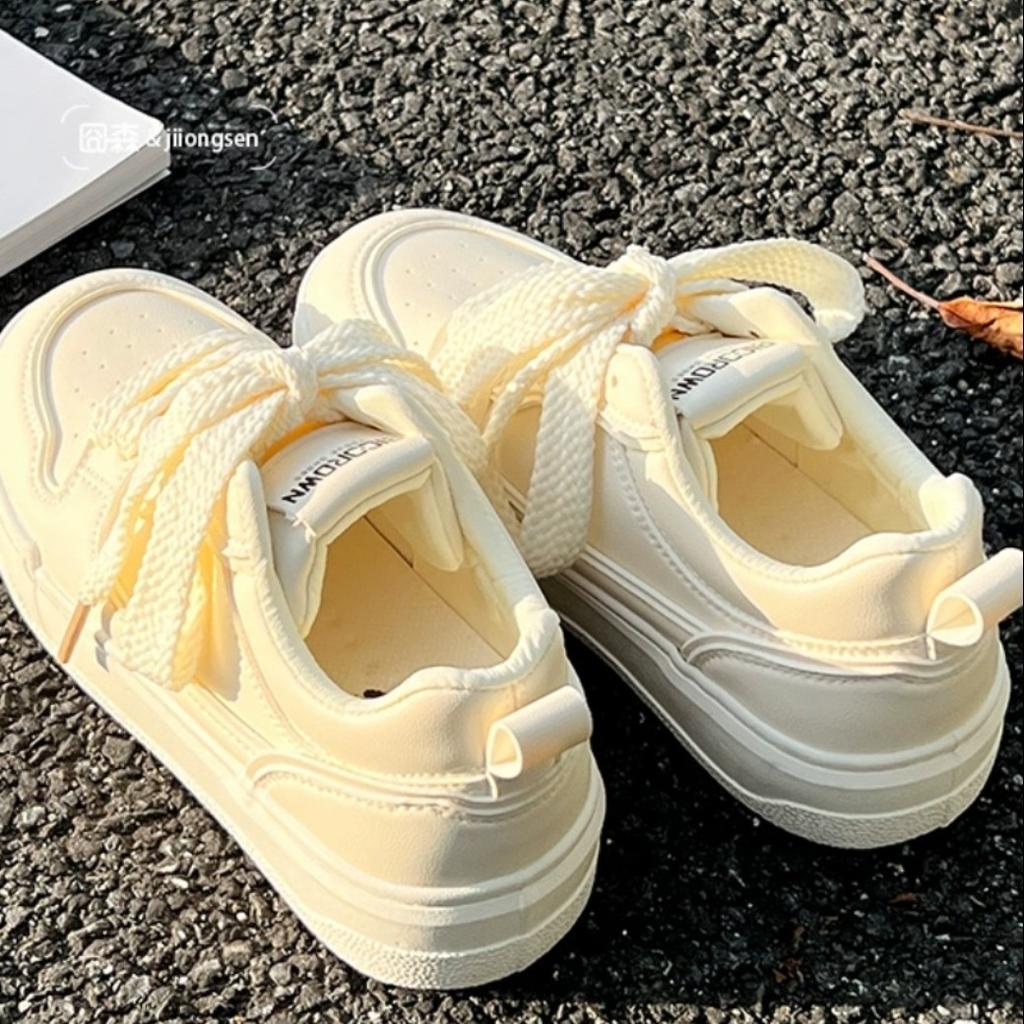 Маленькие белые туфли женские туфли корейские с юбкой 2025 новые весенние туфли детские ins тренд нишевые универсальные кеды
