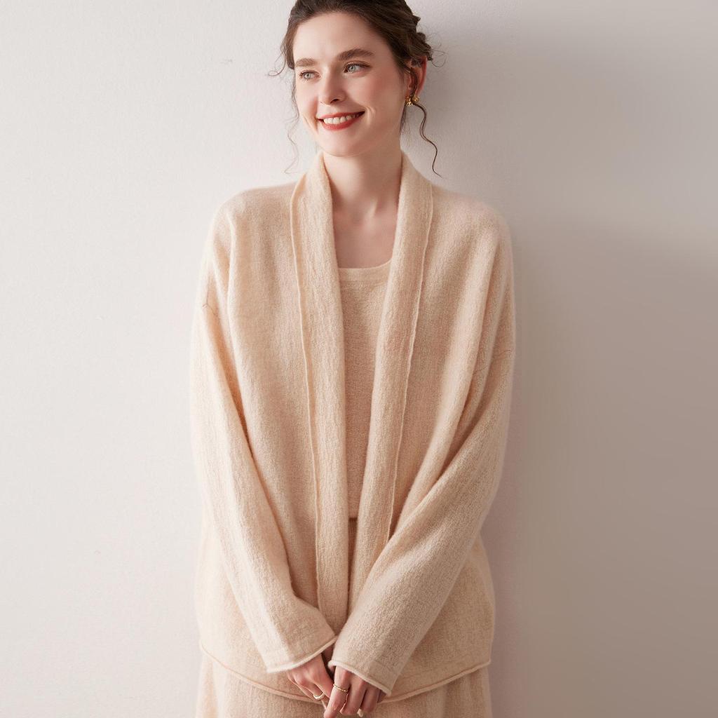 Women's Autumn/Winter Cashmere V-Neck Cardigan: Soft, Cozy, and Stylish Outerwear