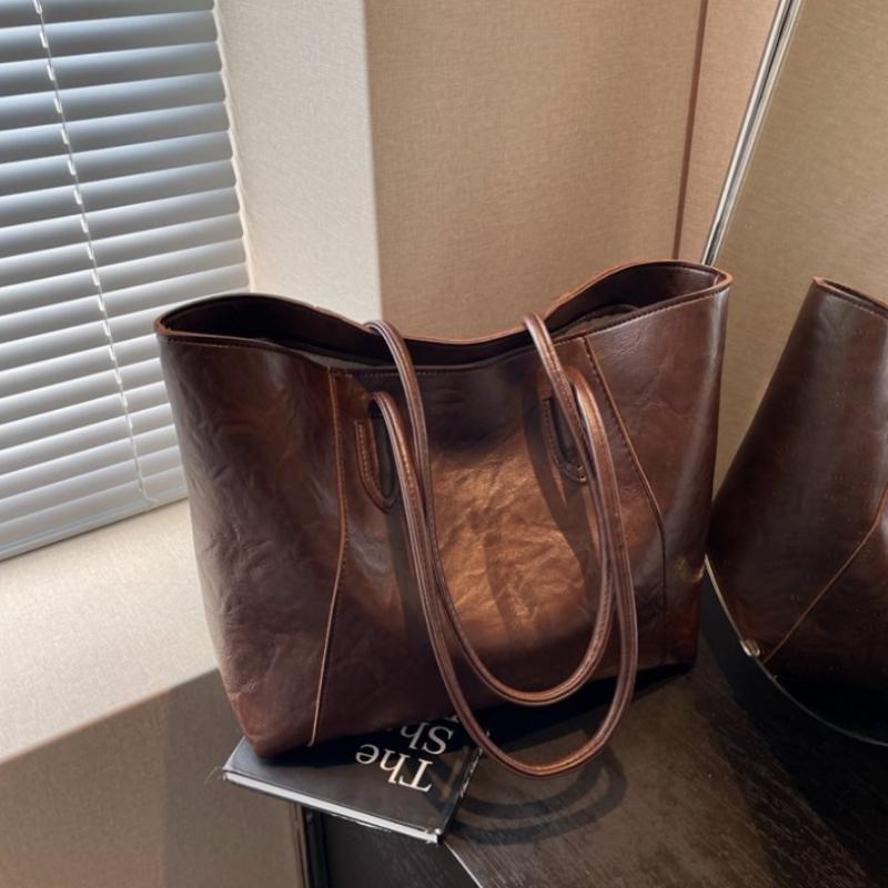 Retro PU Solid Large Capacity Shoulder Bag for Women  Elegant Shoulder Bag  Versatile Travel Bag  High-end Texture  New