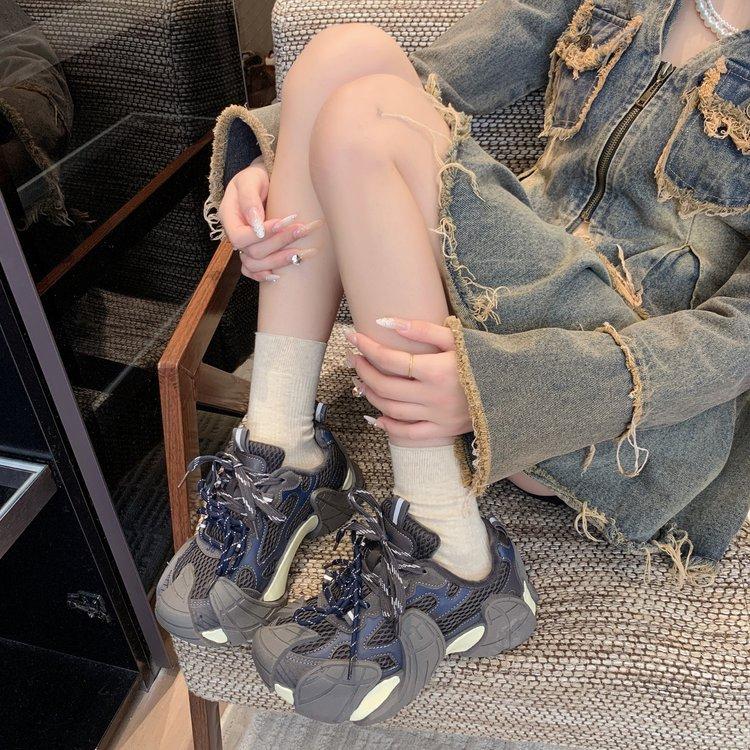 Женские кроссовки «папины» 2025 осень и зима новые популярные черные бархатные темпераментные на толстой подошве увеличивающие рост повседневные спортивные туфли детские