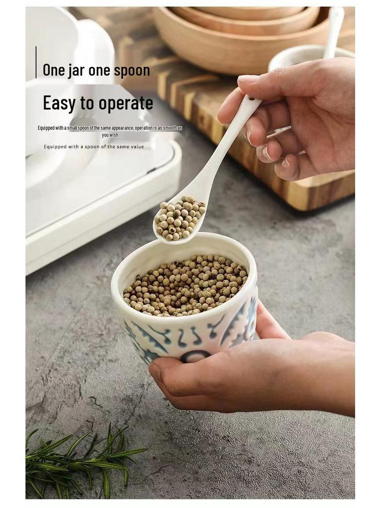 Набор японских приправ: Набор из трех рельефных керамических банок с деревянной подставкой и ложкой