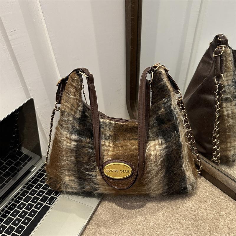 Большая вместительная сумка для женщин на осень и зиму, новая шерстяная клетчатая сумка через плечо в стиле ретро, повседневный универсальный нишевый рюкзак