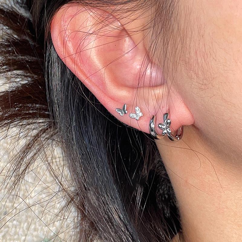 Мини Серьги-пусеты в виде бабочек для козелка женские нишевый дизайн чувство уникальности личности мода темперамент элегантные универсальные серьги