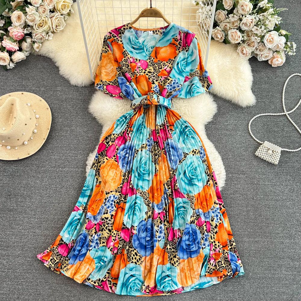 Летнее женское легкое зрелое ретро-стильное платье с короткими рукавами, V-образным вырезом, тонкой талией, средней длины, с А-образным принтом, плиссированное платье