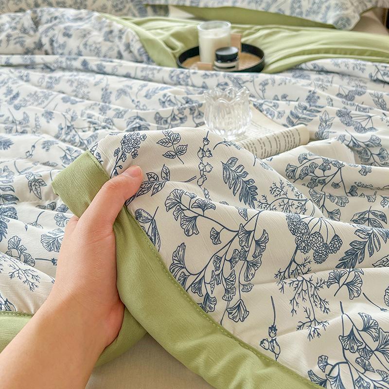 Flower Printed Summer Thin Comforter Comfortable And Breathable Queen/King Size Air-Conditioned Comforter Anti-Mite Summer Quilt