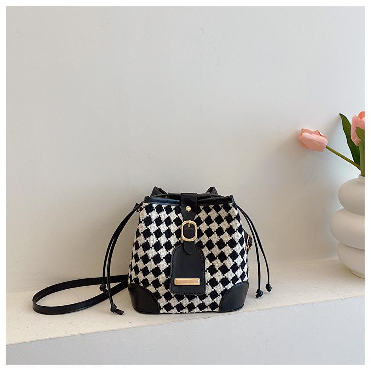 Женская сумка-ведро Niche Foreign Style Сумка через плечо Шерстяная клетчатая сумка-ведро Модная универсальная сумка-мессенджер