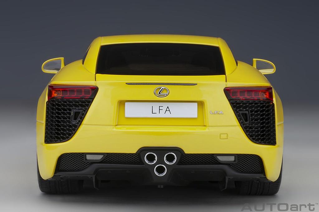 AUTOart Lexus LFA Готовая модель 1/18 (Жемчужно-желтый)