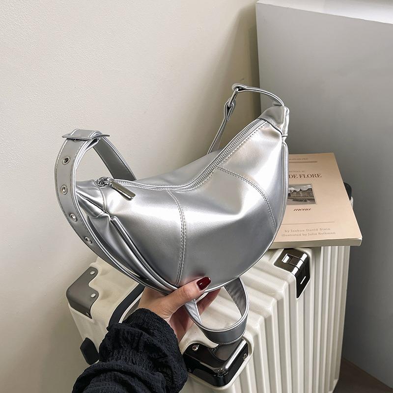 Сумка премиальной текстуры женская большой вместимости новая повседневная на плечо кроссбоди нишевый дизайн сумка-пельмень для通勤