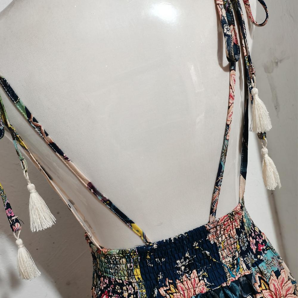 Платье весна-лето с глубоким V-образным вырезом на бретелях в стиле ретро для отдыха на пляже