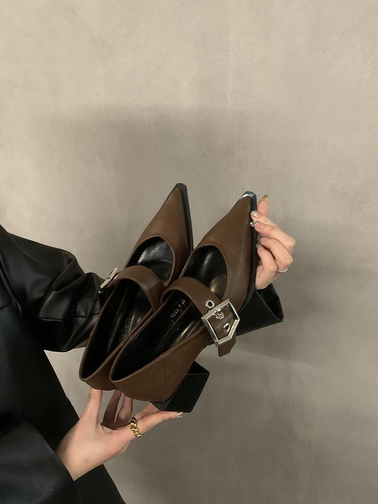 Туфли Мэри Джейн из кожи с острым носком в стиле ретро для женщин в Англии, осень и зима 2025 года, новая корейская версия мокасин на толстом каблуке