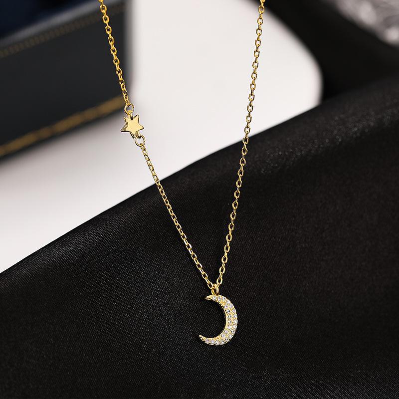Banyan Tree S925 Silver Star & Moon Clavicle Necklace - Korean Niche Design with Diamond Accent