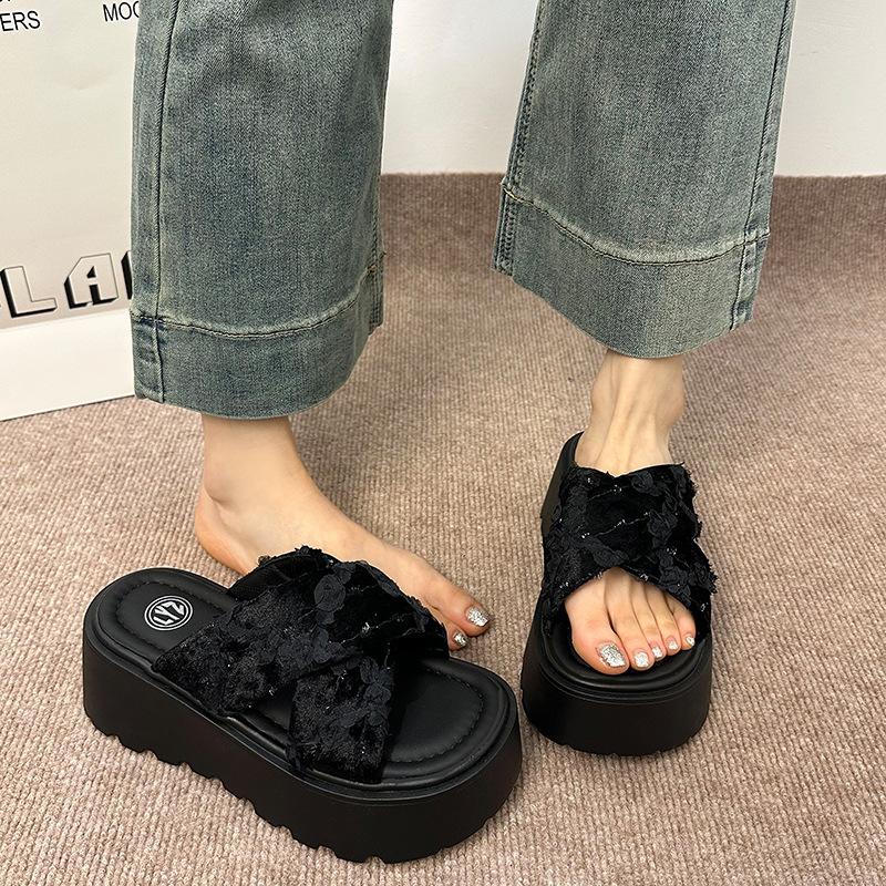 Красивые тапочки в сказочном стиле, женские, летние, 2025, новые, на толстой подошве, с высотой, нескользящие, для пляжа, юбки, прохладные тапочки