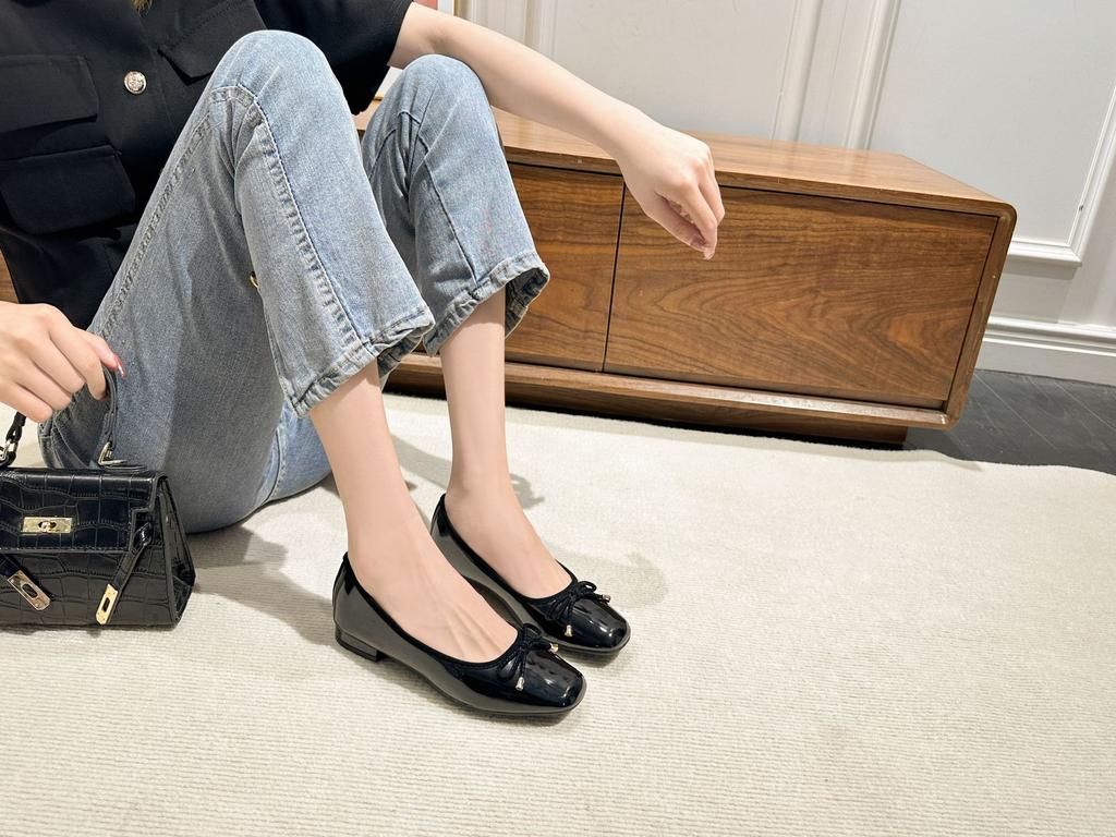Модные женские удобные слипоны на плоском каблуке, лоферы 2025, новая осенняя коллекция, повседневная обувь из искусственной кожи с бантом, женские туфли-лодочки с мелким квадратным носком