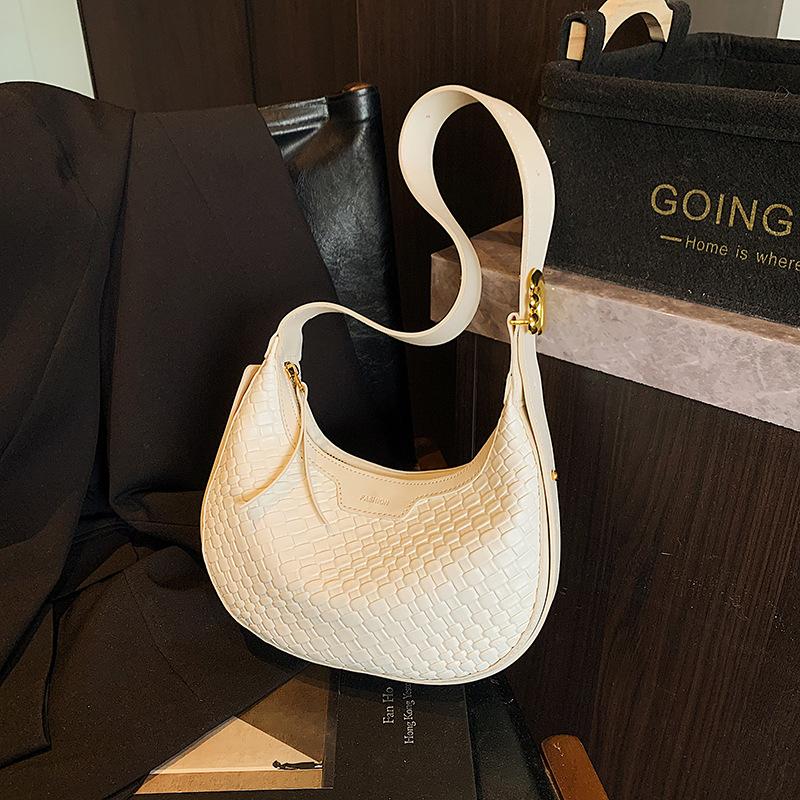 Large capacity bag women's spring and summer versatile 2025 new fashion niche design single shoulder messenger bag commuter dumpling bag