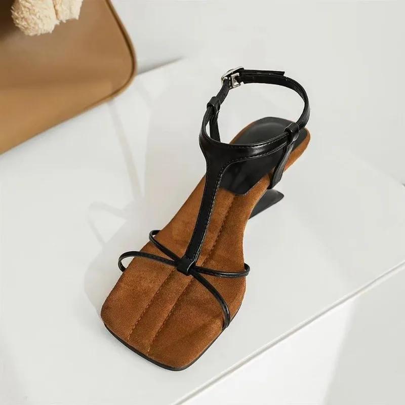 2024 Новые летние сандалии из натуральной кожи в стиле ретро с квадратным носком, модные тапочки на высоком каблуке, женские сандалии