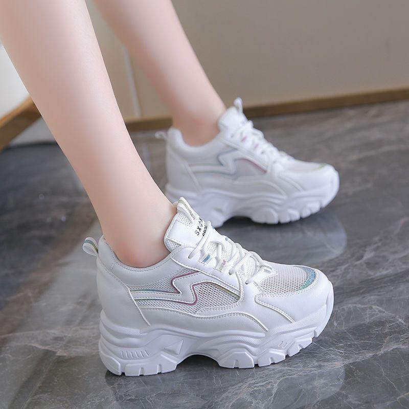 Женская обувь с стелькой, увеличивающей рост, весна/лето, новые кроссовки с сеткой, дышащие универсальные повседневные белые туфли 8 см