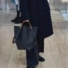 "2025 Retro Bucket Bag: Versatile, Large-Capacity Handbag for Autumn and Winter"