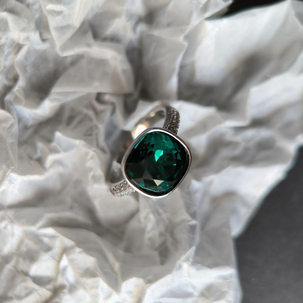 Silver Ring with Cubic Zirconia, Item Weight 4.39 G (60002280)