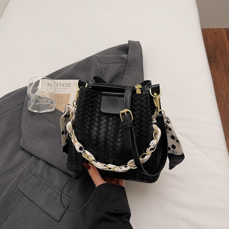 Повседневная, Модная и Простая Женская Сумка, Трендовая Одноплечевая Сумка, Нишевая Текстура с Блокировкой Цвета, Сумка-Ведро с Цепочкой для Ношения в Руке