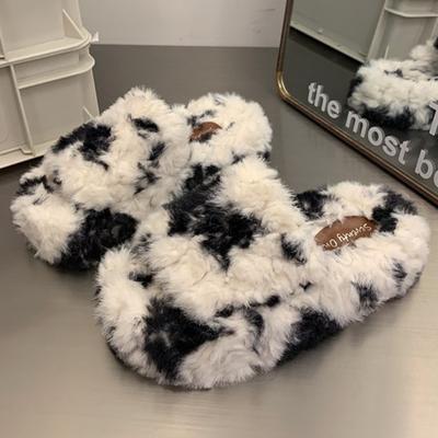 Пушистые шлепанцы на одной лямке для женщин, толстая подошва, коровья расцветка, теплые и уютные пушистые шлепанцы для осенне-зимней носки на улице