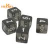 Шестигранные акриловые игральные кости - 5 шт., легко читаемые цифры 16 мм, прочные легкие черные полупрозрачные игральные кости для настольных игр