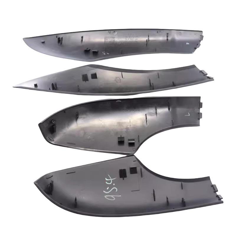 Черная декоративная накладка на багажник на крышу Skoda Yeti