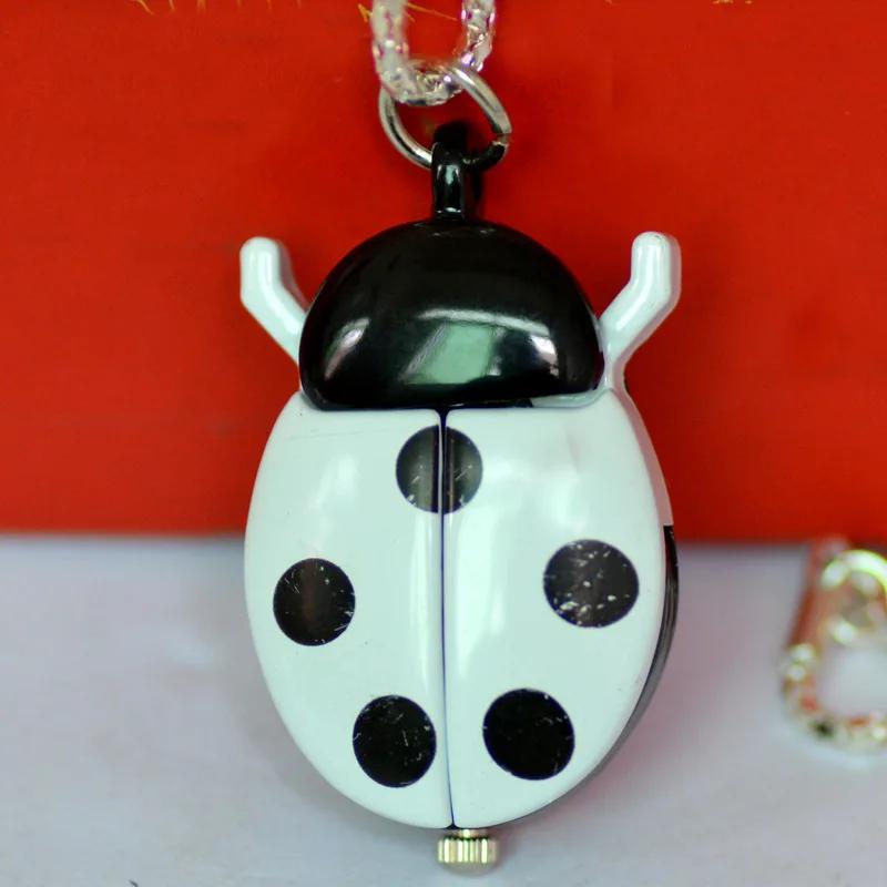 Новые модные милые маленькие карманные часы с золотым жуком и цепочкой, легкие часы с подвеской в виде ожерелья для взрослых и детей, часы с божьей коровкой