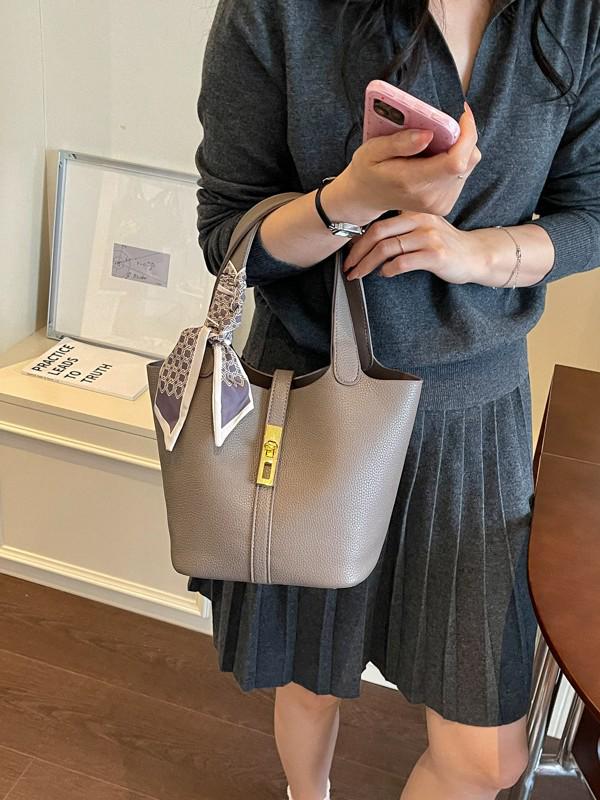 Trendy Cross-Buckle Bucket Bag: Versatile, High-End Fashion Handbag