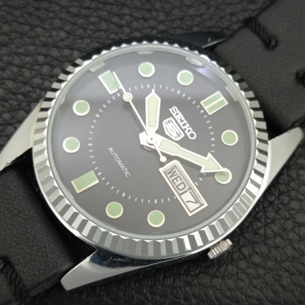 ОТРЕСТАВРИРОВАННЫЕ ВИНТАЖНЫЕ МУЖСКИЕ АВТОМАТИЧЕСКИЕ ЧАСЫ SEIKO 5 ЯПОНИЯ ЧЕРНЫЙ ЦИФЕРБЛАТ a444262-1