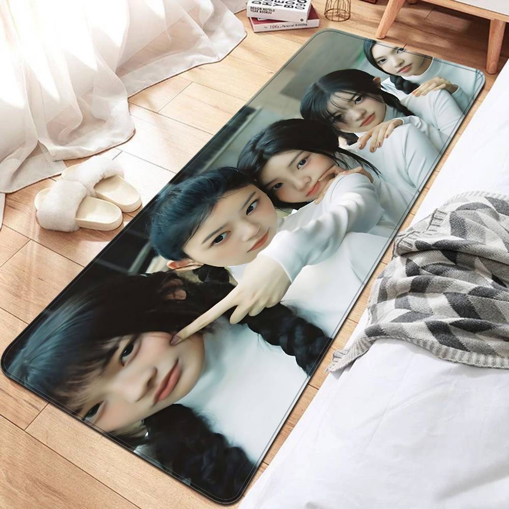 Kpop Group I-Illit Cute Girl Entrance Door Mat Nordic Style Home Doormat Bathroom-Toilet Mats Bedroom Hotel Decor Mat