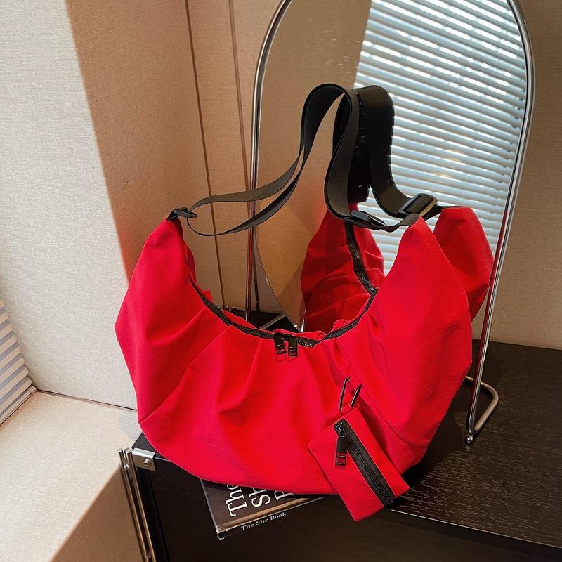 Сумка большой вместимости женская новая осенне-зимняя для отдыха нишевый дизайн на одно плечо сумка-мессенджер сумка-пельмень