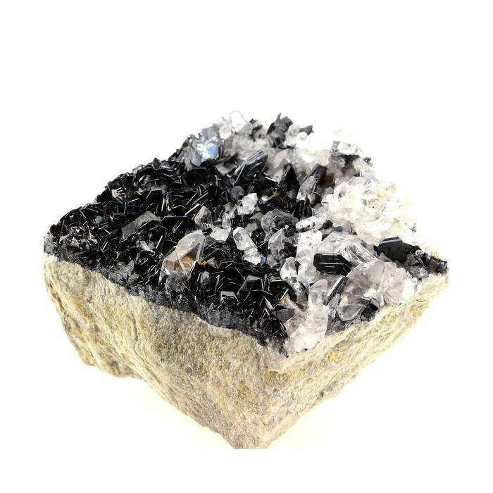 Pierres et Minéraux. Hematite. 419.2 ct. Les Grandes Rousses, Oisans, France..