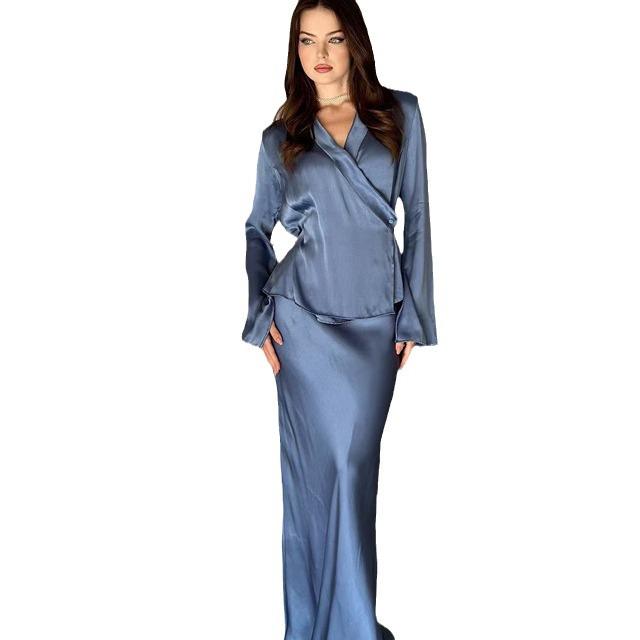 2024 Элегантный атласный топ с V-образным вырезом и длинными рукавами и юбка А-силуэта длиной до середины икры