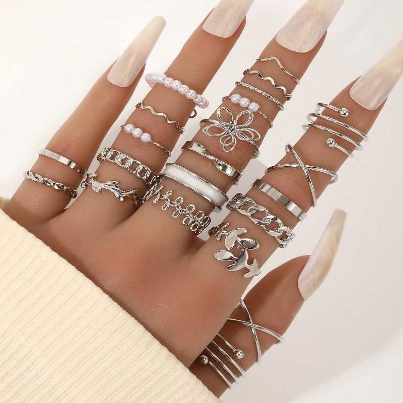 28 PCS Alloy Stackable Ring Set Shiny Rhinestone Heart Star Design Trendy Jewelry for Women Daily Wear Party Gift